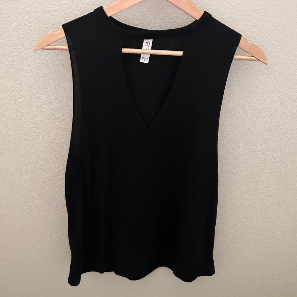✨Bella Canvas Black V-Neck Tank Top - Picture 2 of 6